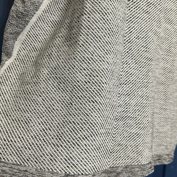 Athleta Agile Colorblock Tank Size Large - Picture 6 of 6